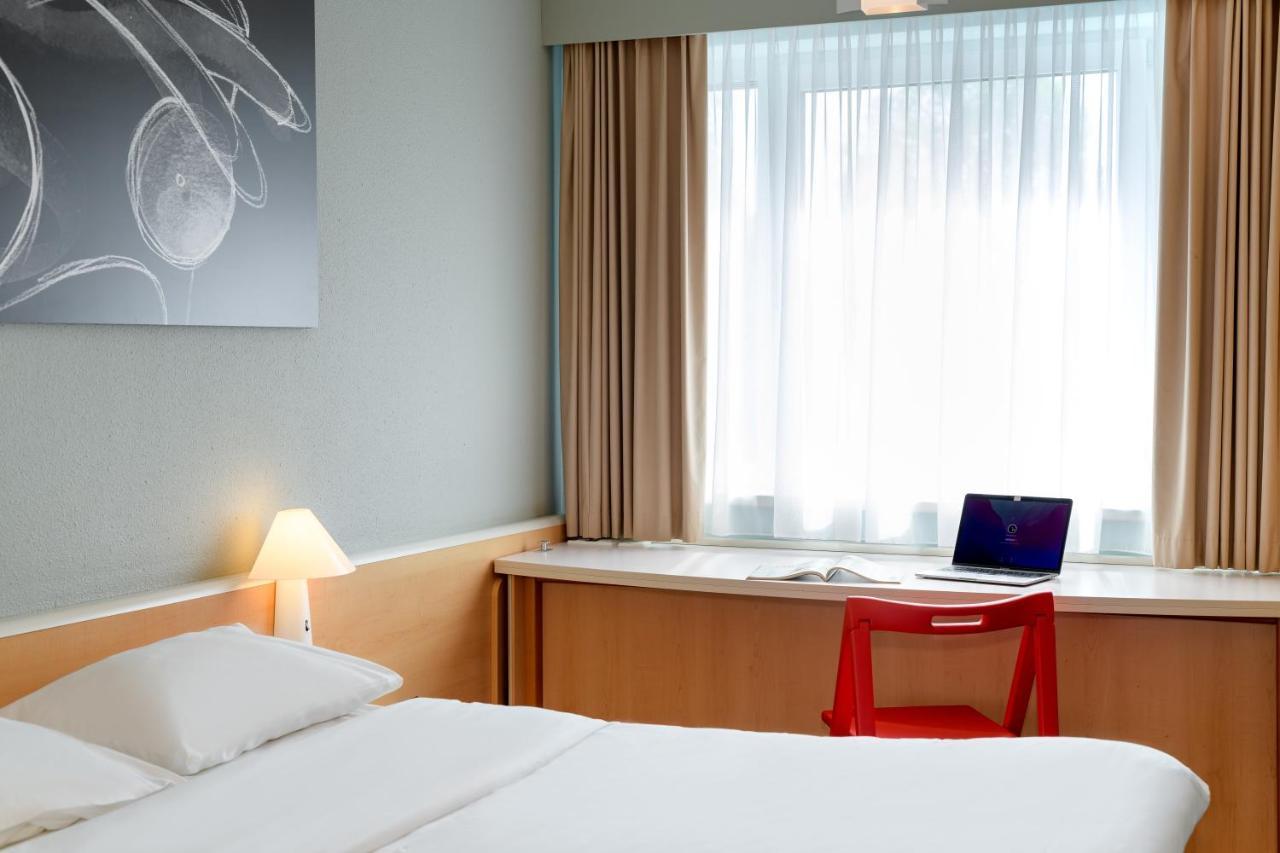 Hotel Ibis Hamburg Alsterring Exterior foto